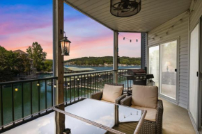 Cedar Heights Delight-Waterfront, Pools, Wet Bar